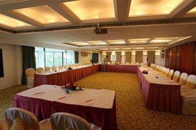 фото отеля Dukes Retreat Khandala
