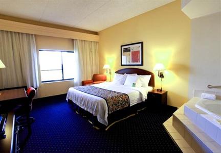 фото отеля Courtyard by Marriott Detroit Brighton