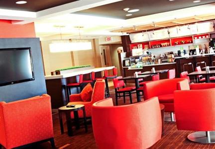фото отеля Courtyard by Marriott Detroit Brighton
