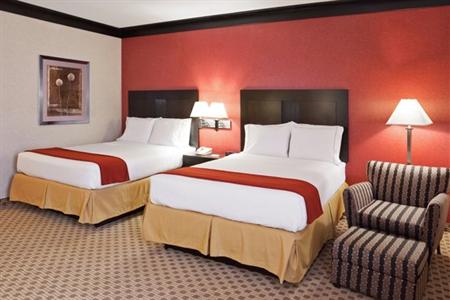 фото отеля Holiday Inn Express Cleveland Oakwood Village