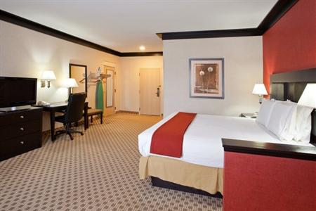 фото отеля Holiday Inn Express Cleveland Oakwood Village