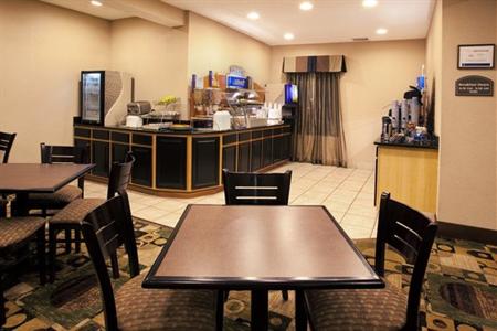 фото отеля Holiday Inn Express Cleveland Oakwood Village