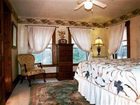 фото отеля Follansbee Inn on Kezar Lake