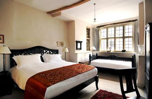 фото отеля Pembroke Arms Hotel