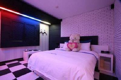 фото отеля Black Hole Hotel