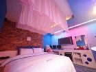 фото отеля Black Hole Hotel