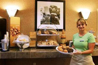 фото отеля Hampton Inn - Brookhollow