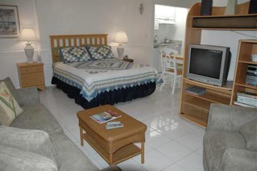 фото отеля Pelican Place Apartments Pompano Beach