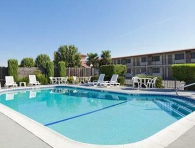 фото отеля Super 8 Corning