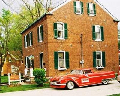 фото отеля Brick Inn Bed and Breakfast