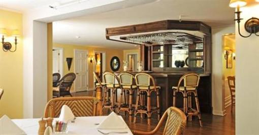 фото отеля The Hedges Inn