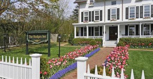 фото отеля The Hedges Inn