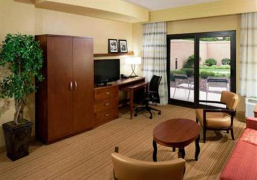 фото отеля Courtyard by Marriott Bristol