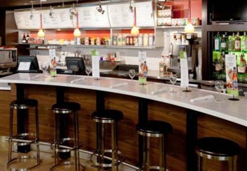 фото отеля Courtyard by Marriott Bristol