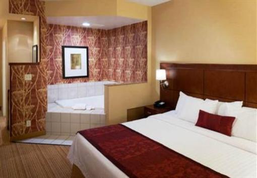 фото отеля Courtyard by Marriott Bristol
