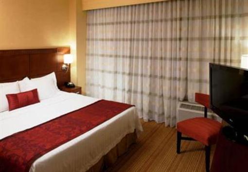 фото отеля Courtyard by Marriott Bristol