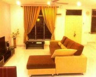 фото отеля Homestay @ Setia Tropika