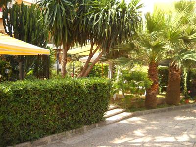 фото отеля Hotel Marligure