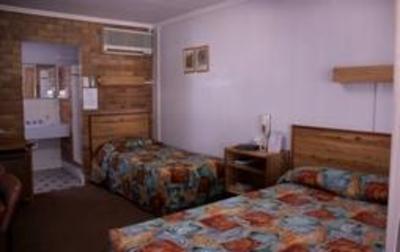 фото отеля Granite Court Motel
