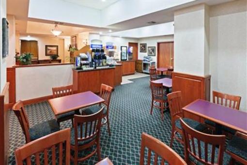 фото отеля Holiday Inn Express Suites Vinita