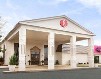 фото отеля Ramada Plaza Louisville