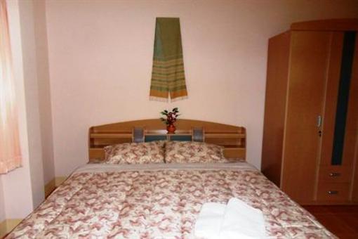 фото отеля Milford House Serviced Apartments Chiang Mai