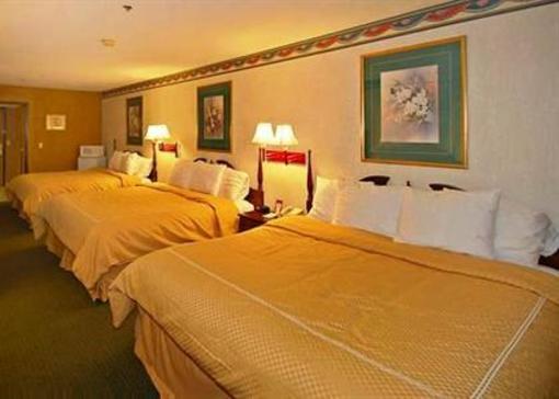 фото отеля Comfort Suites Near Seaworld