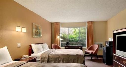 фото отеля Travelodge Seattle University