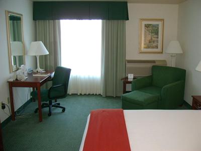 фото отеля Holiday Inn Express New Berlin