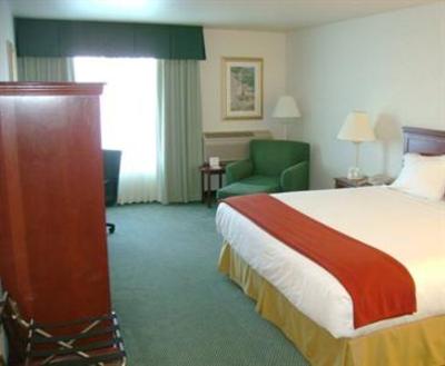 фото отеля Holiday Inn Express New Berlin