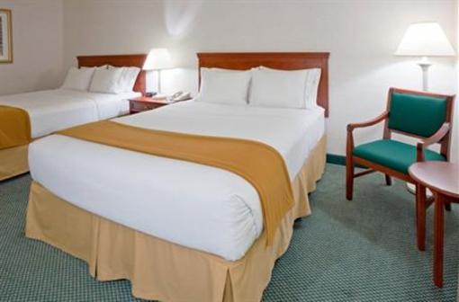 фото отеля Holiday Inn Express New Berlin