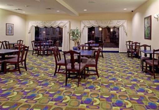 фото отеля Holiday Inn Express Houston Bush Intercontinental Airport East