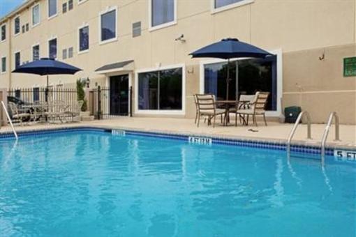 фото отеля Holiday Inn Express Houston Bush Intercontinental Airport East