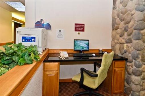 фото отеля BEST WESTERN Airport Inn & Suites/KCI North