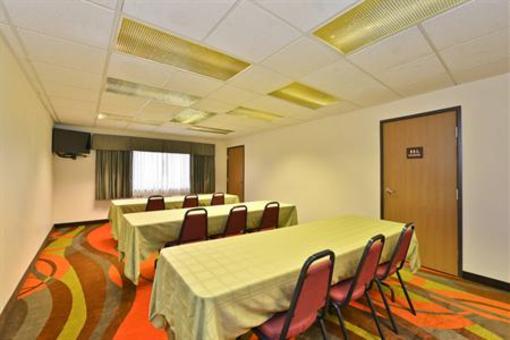 фото отеля BEST WESTERN Airport Inn & Suites/KCI North