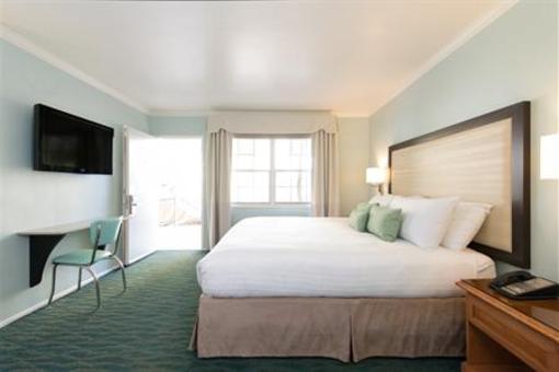 фото отеля Lafayette Hotel & Suites San Diego