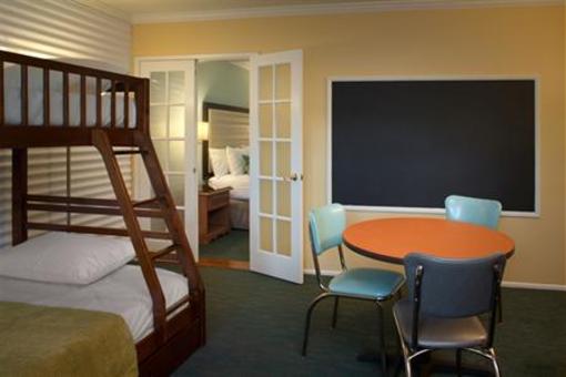 фото отеля Lafayette Hotel & Suites San Diego