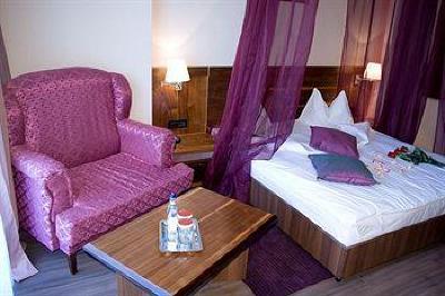 фото отеля Phoenicia Express Hotel