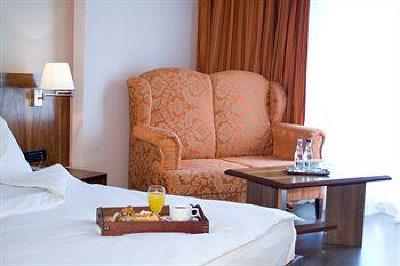 фото отеля Phoenicia Express Hotel