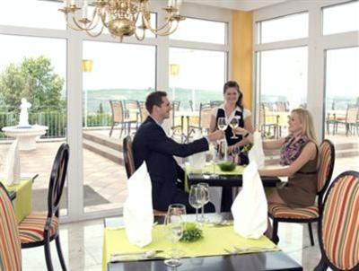 фото отеля Ringhotel Wittelsbacher Hoh