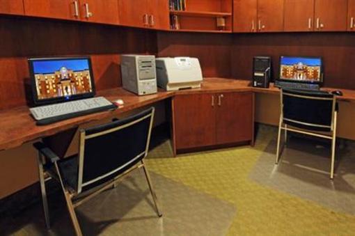 фото отеля Holiday Inn Express Hotel & Suites Brampton