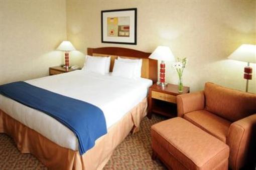 фото отеля Holiday Inn Express Hotel & Suites Brampton