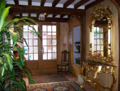 фото отеля Hotel Le Lion D'Or Pont-l'Eveque
