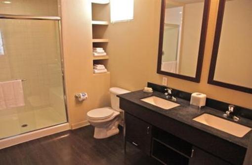 фото отеля Marriott Execustay at Camden Main and Jamboree