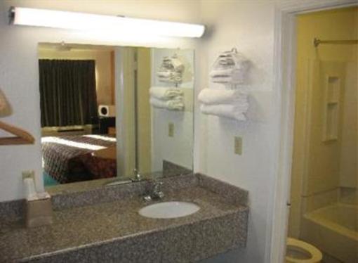 фото отеля Countryside Inn Malakoff