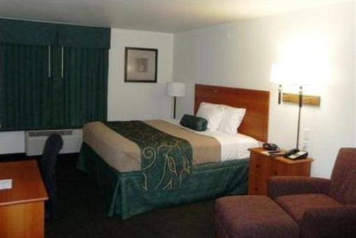 фото отеля Oak Tree Inn Sharon Springs