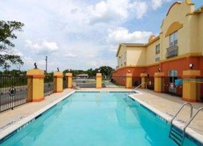 фото отеля Days Inn & Suites Marquez