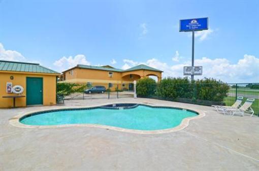 фото отеля Americas Best Value Inn & Suites Smithville