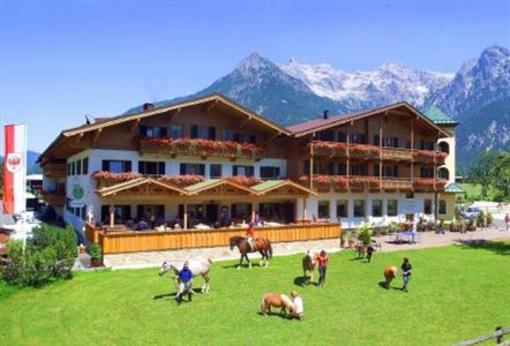 фото отеля Landhotel Strasserwirt Sankt Ulrich am Pillersee
