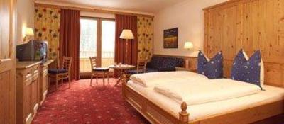 фото отеля Landhotel Strasserwirt Sankt Ulrich am Pillersee